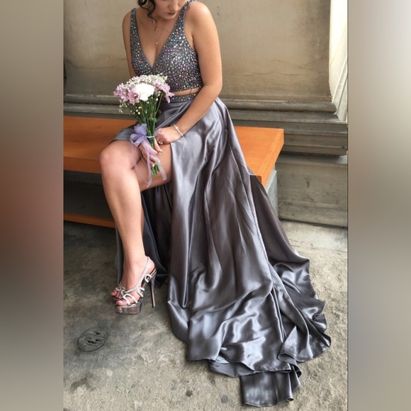 Sherri Hill / Two-piece Silk Charmeuse Gown - Picture 5 of 6